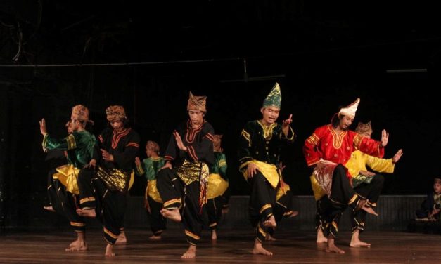 Kesenian Randai Perpaduan Seni Tari, Musik Dan Silat