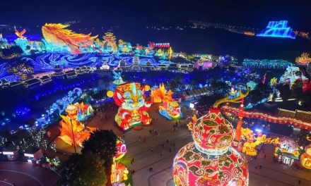 Pameran Lampion Dinosaurus Internasional Zigong ke-32 Cahaya