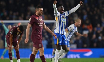 Manchester United dengan Chelsea dan PSG Rebut Carlos Baleba