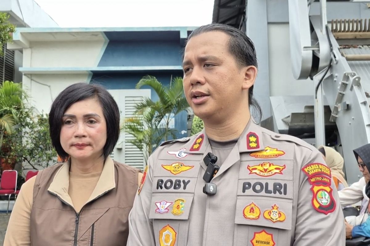 Polisi Kantongi Identitas
