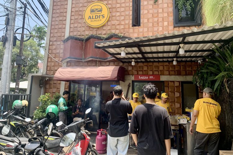 Strategi Unik Aldi Taher Bikin Aldi’s Burger Viral dan Laris Manis