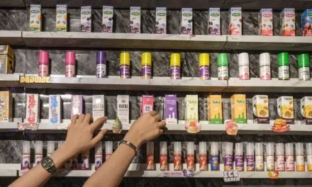 Regulasi Vape di Indonesia Dinilai Longgar, Ancaman Kesehatan