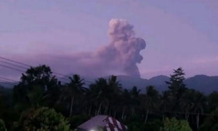 Erupsi Gunung Dukono Kembali , Abu Vulkanik Capai 1,4 Kilometer