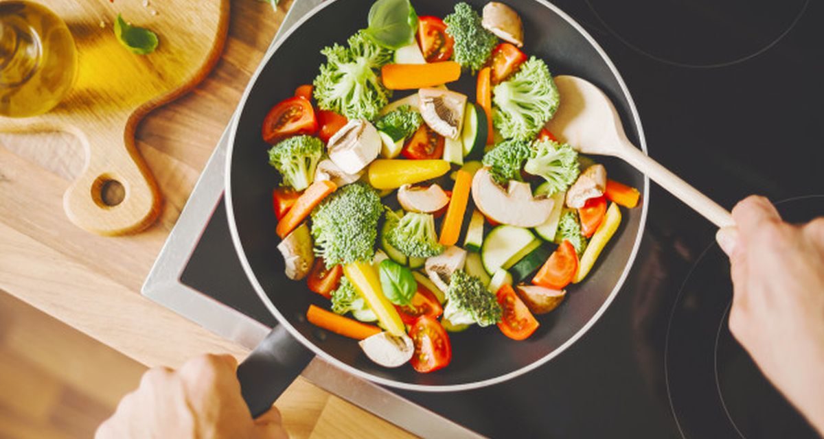Cara Memasak Sayuran yang Benar agar Nutrisinya Tetap Utuh