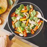 Cara Memasak Sayuran yang Benar agar Nutrisinya Tetap Utuh