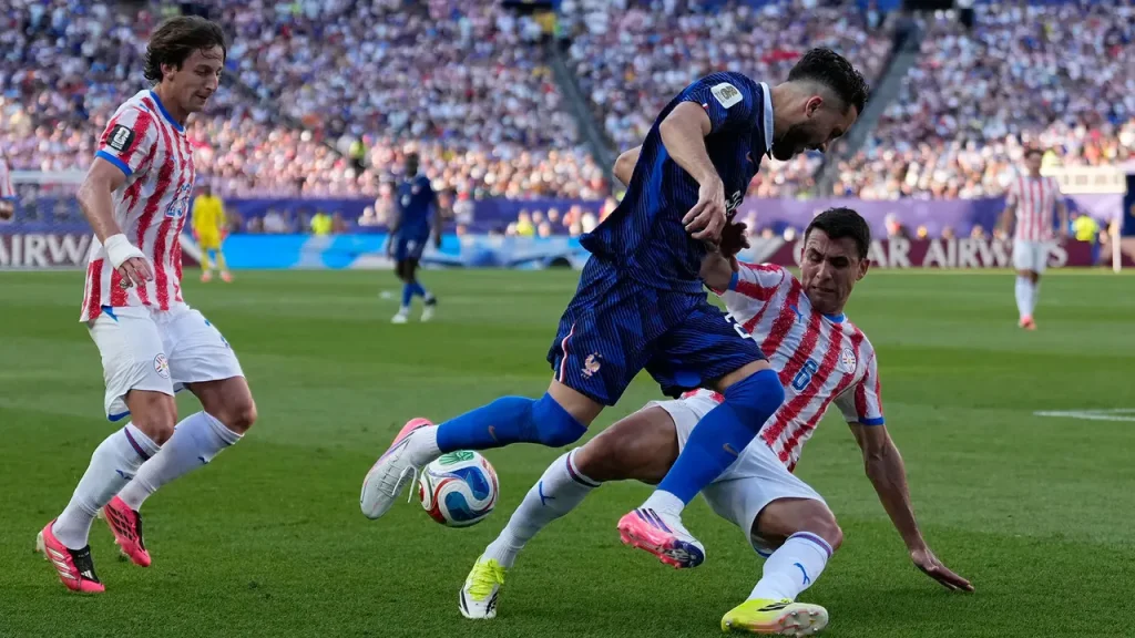 Kylian Mbappe merayakan gol penalti saat membawa Prancis menang 1-0 atas Paraguay dan lolos ke perempat final Piala Dunia 2026.