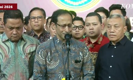 Tangis Nadiem Makarim Pecah Usai Vonis 10 Tahun Penjara