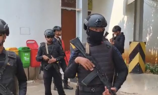 Don Ritto Dilimpahkan ke Kejagung dengan Pengamanan Ketat Brimob
