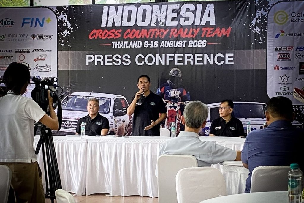 Tim Indonesia bersama Memen Harianto, Gema Suria, dan Rudy Poa menjelang Asia Cross Country Rally 2026 di Thailand.