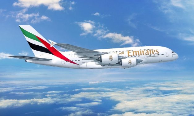 Penumpang Emirates Terjebak 10 Jam di Pesawat Akibat Gangguan AC dan Cuaca Buruk