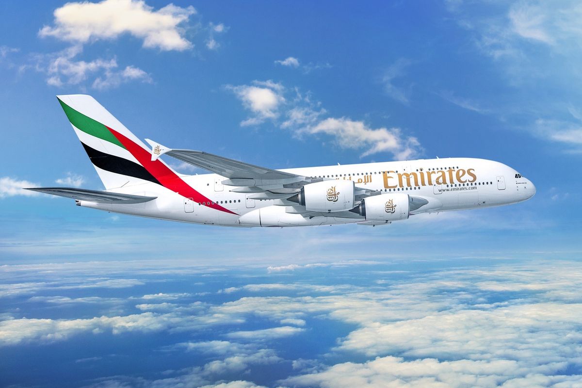 Penumpang Emirates Terjebak Di Pesawat
