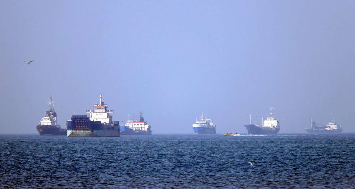 Lalu Lintas Selat Hormuz Anjlok 90 Persen di Tengah Risiko Keamanan