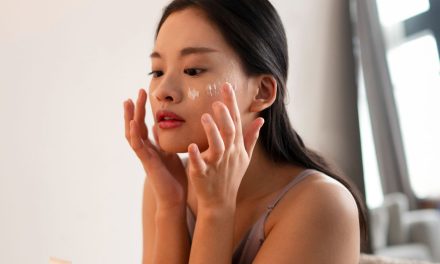 Sunscreen untuk Kulit Berjerawat Tetap Wajib, Dermatolog Jelaskan Alasannya