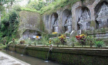 Gunung Kawi Bali dan Jawa Timur Punya Pesona Berbeda Ini 5 Perbedaannya