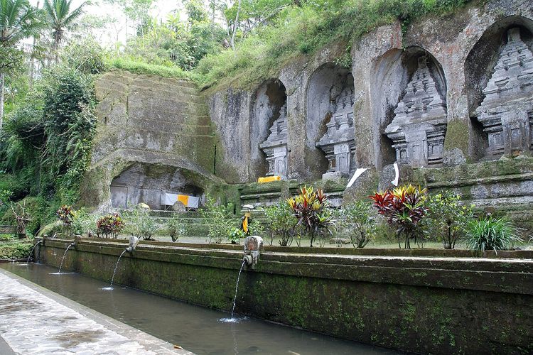 perbedaan Gunung Kawi Bali