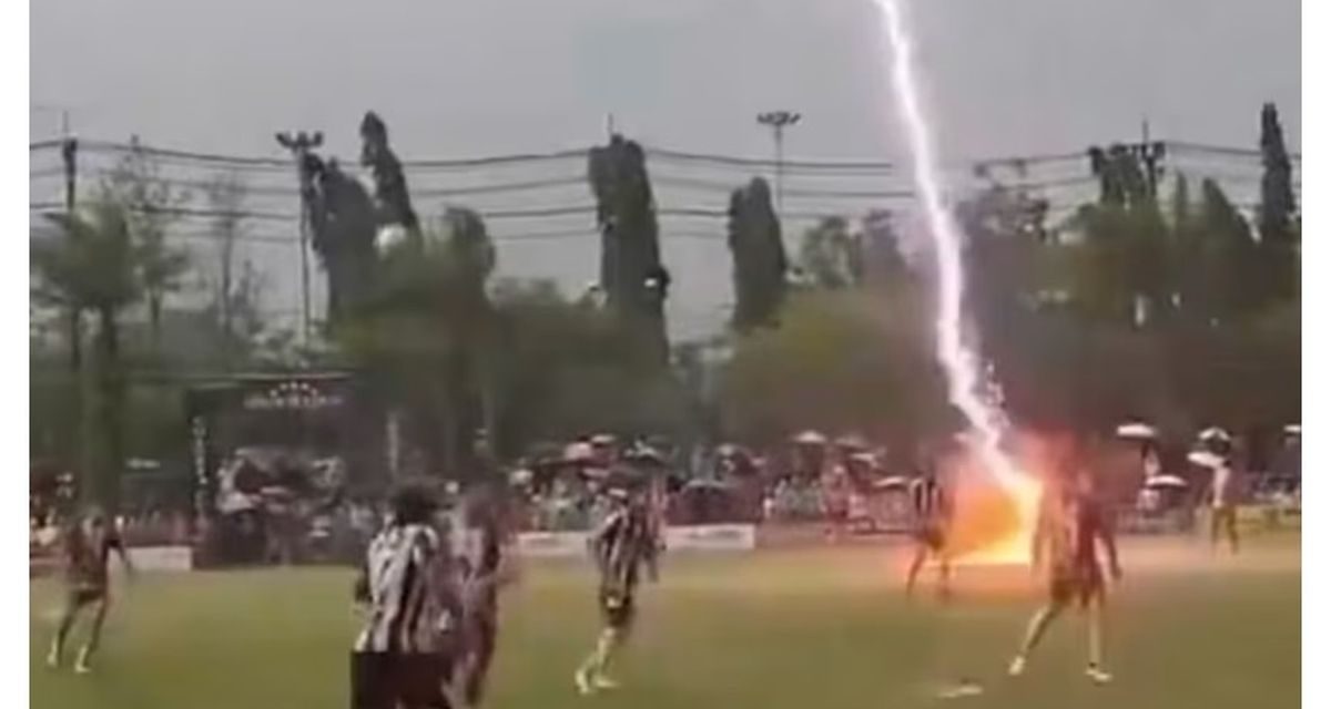 Tragedi Petir di Laga Sepak Bola Thailand, Satu Pemain Meninggal dan Belasan Orang Cedera