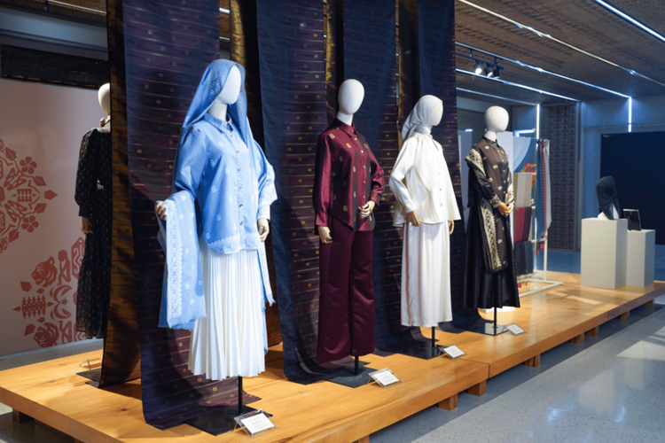 Songket Collection Buttonscarves Hadirkan Wastra Indonesia dalam Gaya Modern di Sarinah
