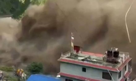 Longsoran Gletser Diduga Picu Banjir Bandang Nepal, 160 Orang Meninggal